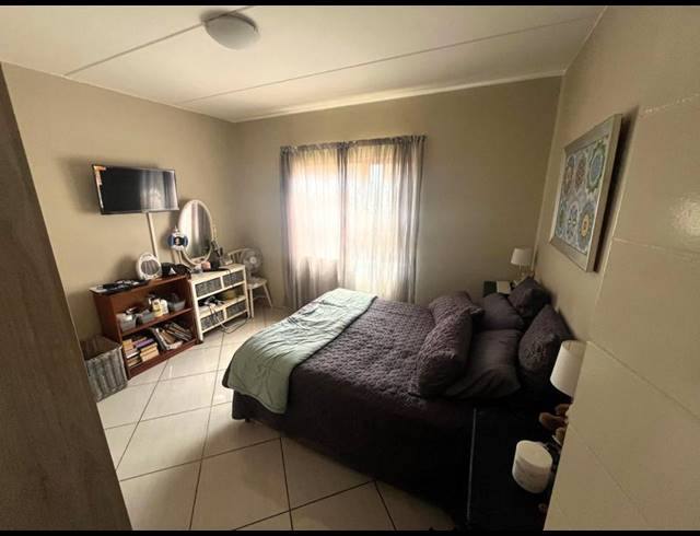 2 BEDROOM APARTMENT FOR SALE IN FARRARMERE